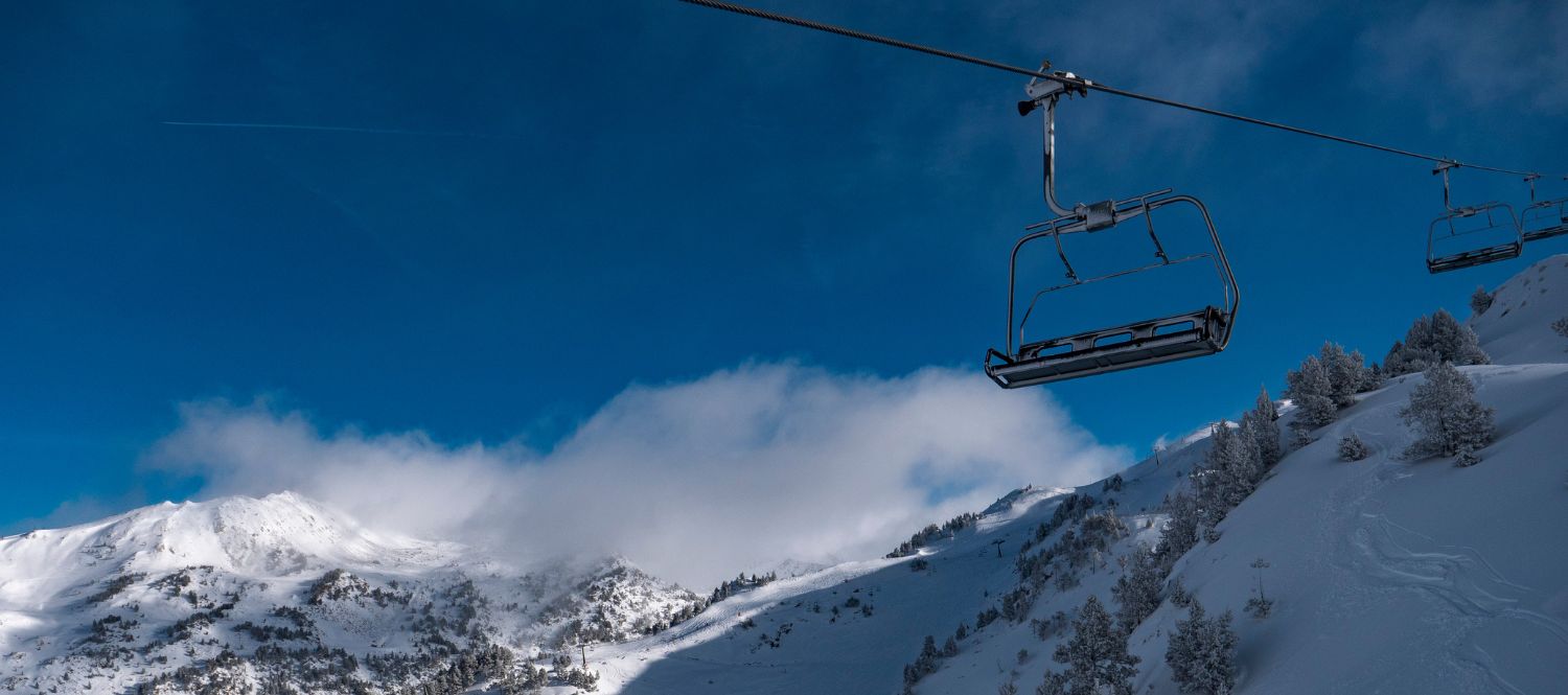 A la espera de si puede seguir esquiando, Navacerrada abre un telesilla en verano